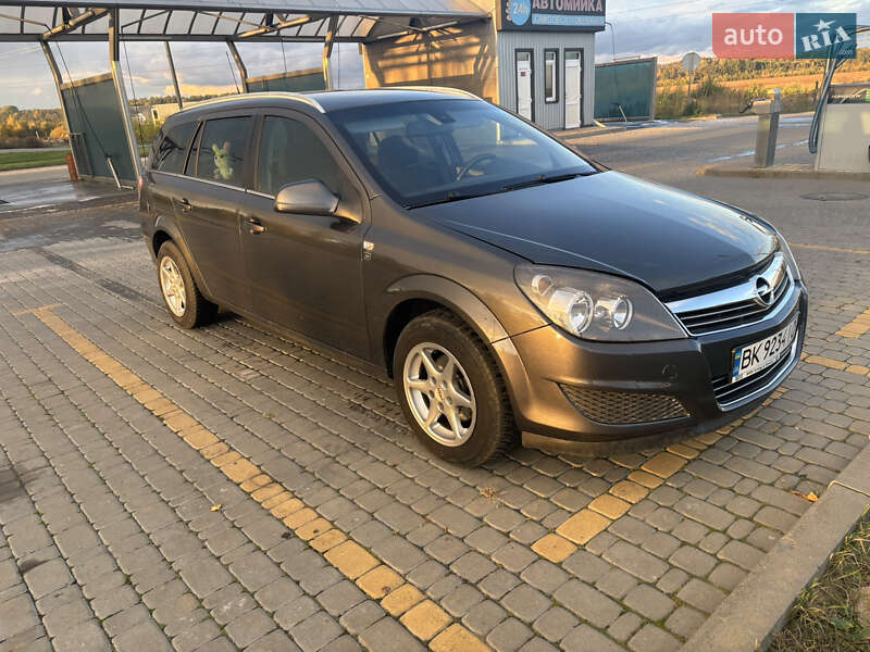 Универсал Opel Astra 2010 в Костополе фото Универсал Opel Astra 2010 в Костополе
