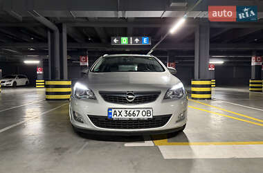 Универсал Opel Astra 2010 в 
