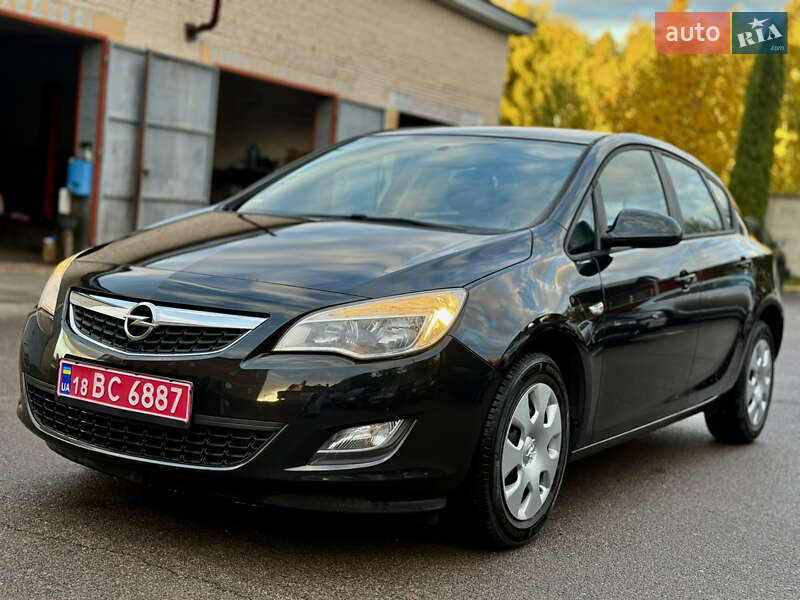 Opel Astra 2012