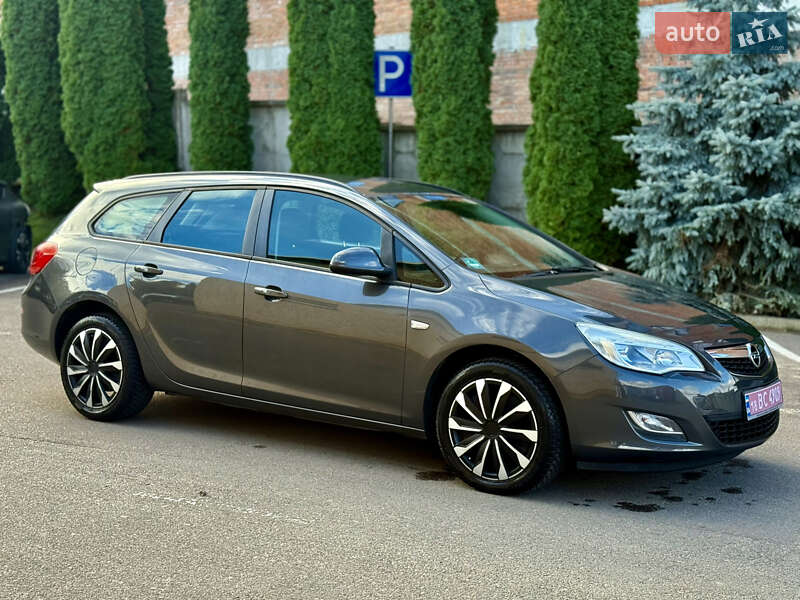 Универсал Opel Astra 2011 в Ровно фото 4 Универсал Opel Astra 2011 в Ровно