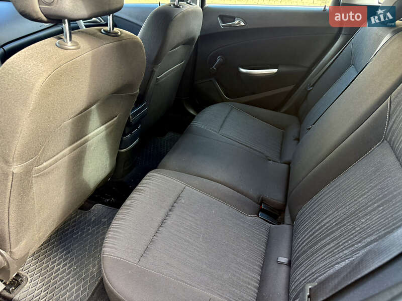 Универсал Opel Astra 2011 в Ровно фото 17 Универсал Opel Astra 2011 в Ровно
