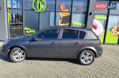 Хетчбек Opel Astra 2010 в 