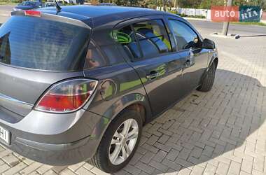 Хетчбек Opel Astra 2010 в 