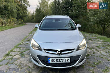 Універсал Opel Astra 2013 в Рівному