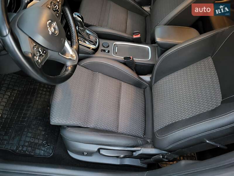 Универсал Opel Astra 2017 в Ужгороде