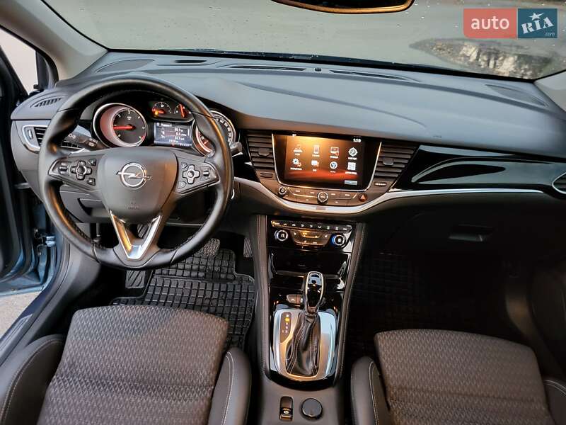 Универсал Opel Astra 2017 в Ужгороде
