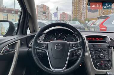 Универсал Opel Astra 2012 в 