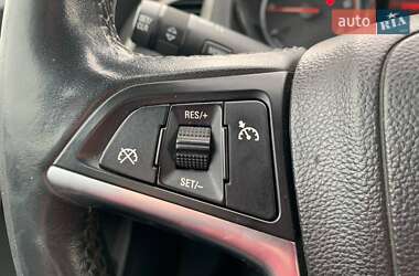 Универсал Opel Astra 2012 в 