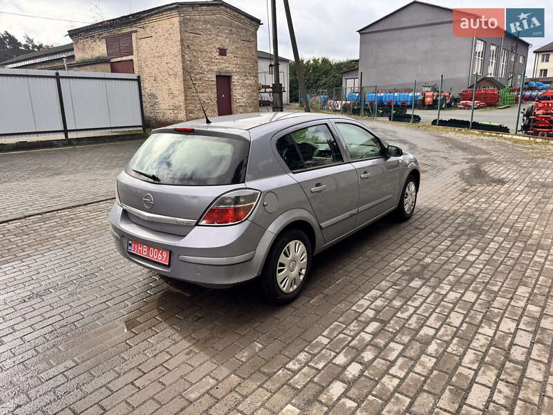 Хэтчбек Opel Astra 2009 в Луцке