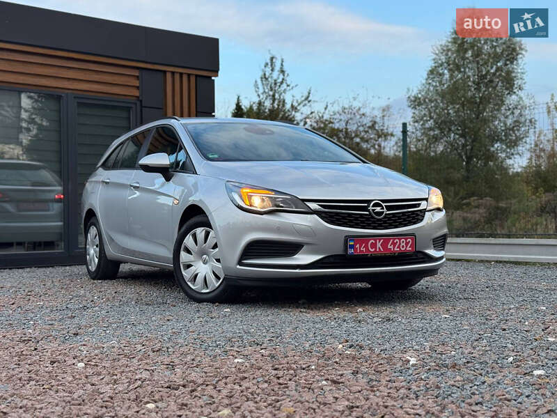 Универсал Opel Astra 2018 в Дрогобыче