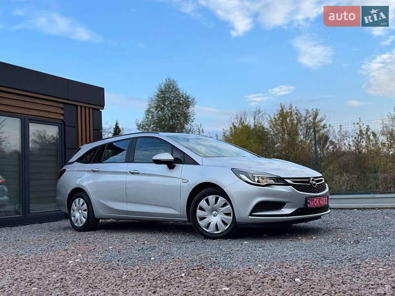 Универсал Opel Astra 2018 в Дрогобыче
