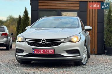 Универсал Opel Astra 2018 в Дрогобыче