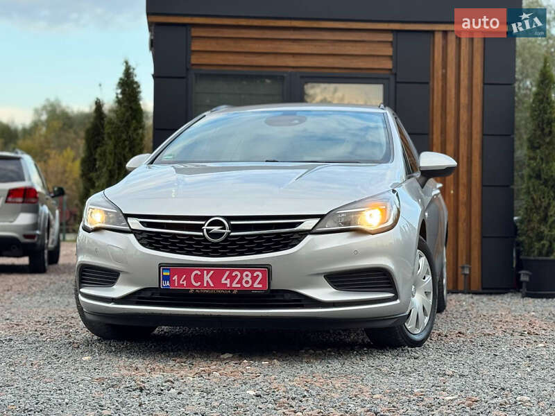 Универсал Opel Astra 2018 в Дрогобыче
