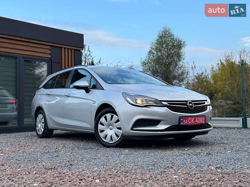 Универсал Opel Astra 2018 в Дрогобыче