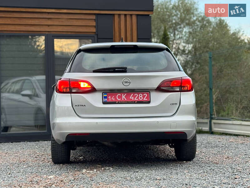 Универсал Opel Astra 2018 в Дрогобыче