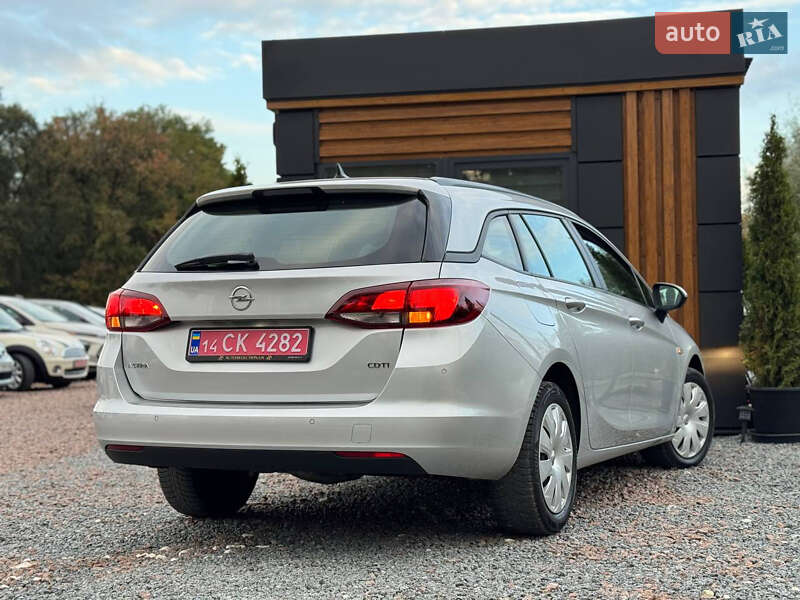 Универсал Opel Astra 2018 в Дрогобыче