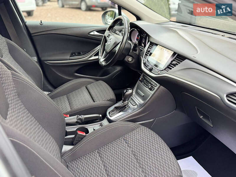 Универсал Opel Astra 2018 в Дрогобыче
