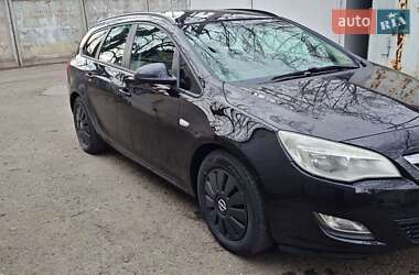 Универсал Opel Astra 2011 в 