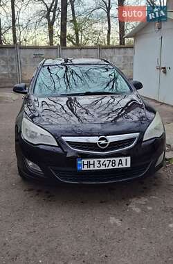 Opel Astra 2011
