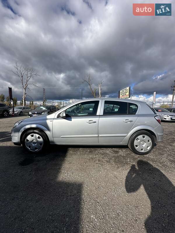 Хэтчбек Opel Astra 2005 в Белогородке
