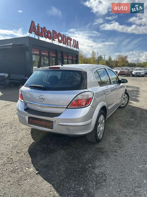 Хэтчбек Opel Astra 2005 в Белогородке