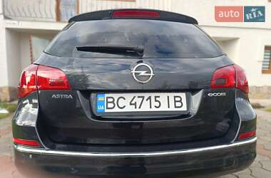 Универсал Opel Astra 2012 в 