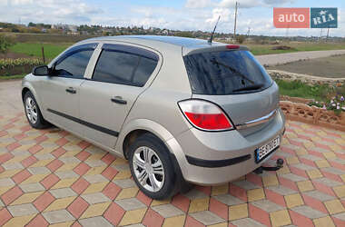 Хэтчбек Opel Astra 2006 в 