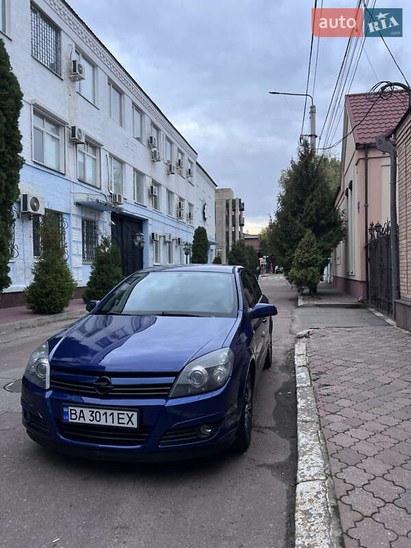 Хэтчбек Opel Astra 2005 в Кропивницком
