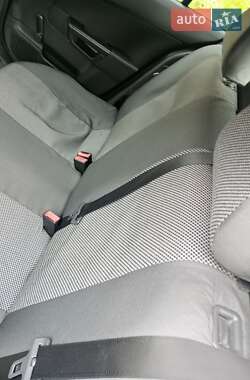 Хэтчбек Opel Astra 2006 в 