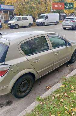 Хэтчбек Opel Astra 2006 в 