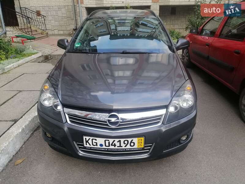 Универсал Opel Astra 2010 в Тернополе