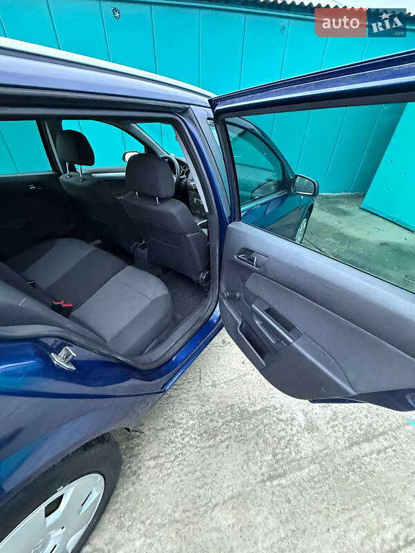 Универсал Opel Astra 2006 в Белой Церкви