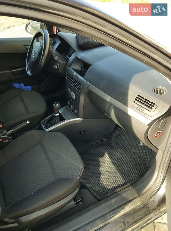 Хетчбек Opel Astra 2005 в Болграді