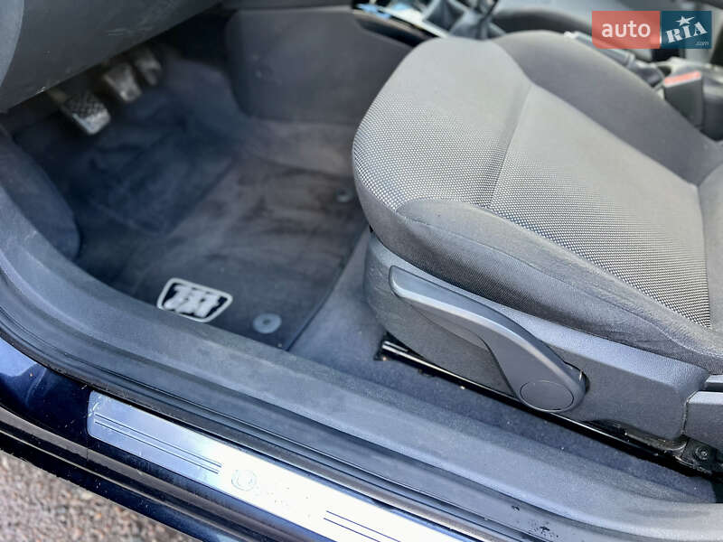 Универсал Opel Astra 2010 в Дубно