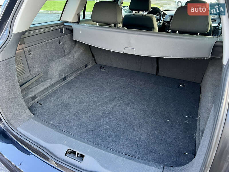 Универсал Opel Astra 2010 в Дубно