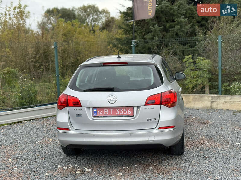 Универсал Opel Astra 2016 в Дрогобыче