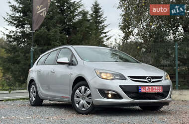 Універсал Opel Astra 2016 в Дрогобичі