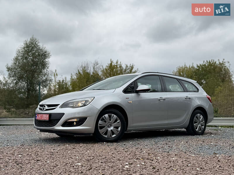 Универсал Opel Astra 2016 в Дрогобыче