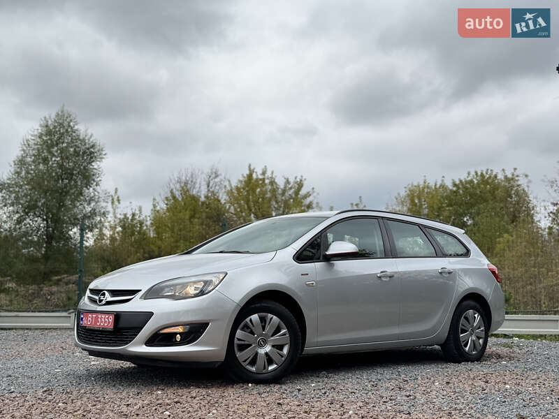 Универсал Opel Astra 2016 в Дрогобыче