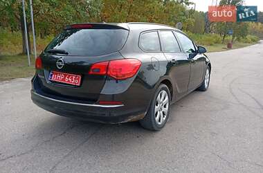 Универсал Opel Astra 2013 в 
