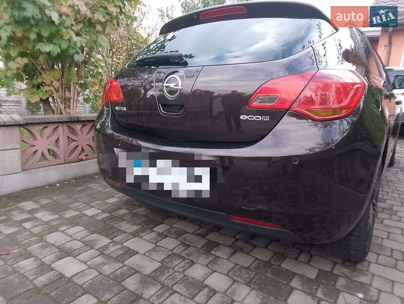 Хэтчбек Opel Astra 2012 в Ровно фото 2 Хэтчбек Opel Astra 2012 в Ровно