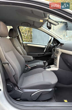 Универсал Opel Astra 2009 в 