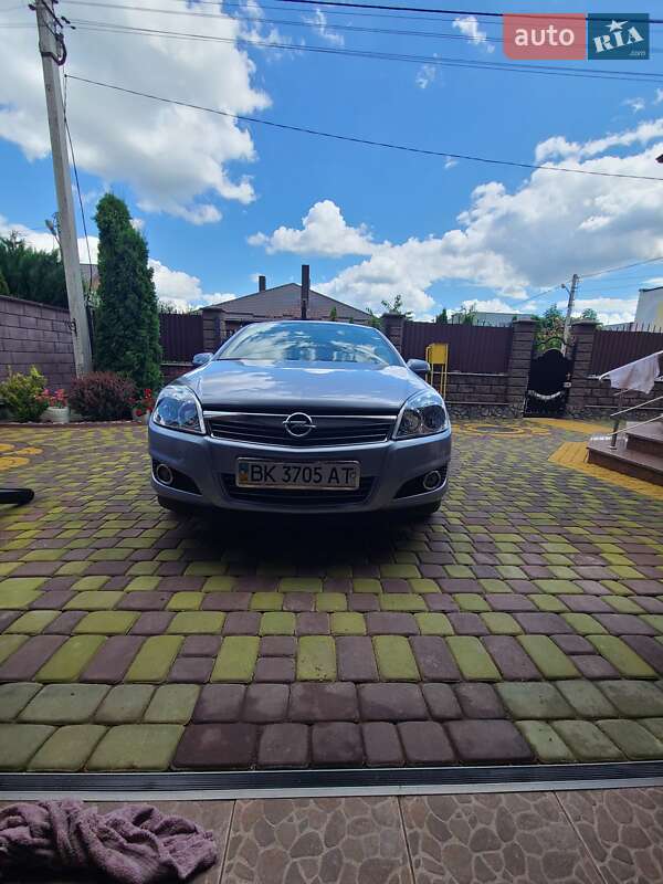 Седан Opel Astra 2008 в Луцьку фото Седан Opel Astra 2008 в Луцьку