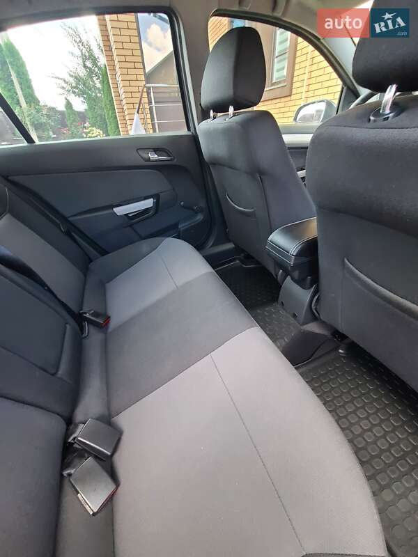 Седан Opel Astra 2008 в Луцьку фото 13 Седан Opel Astra 2008 в Луцьку