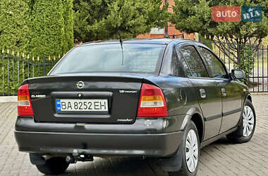 Седан Opel Astra 2008 в 