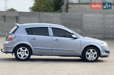 Хэтчбек Opel Astra 2007 в 