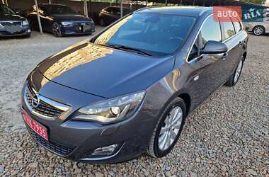 Универсал Opel Astra 2012 в 
