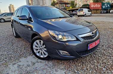 Opel Astra 2012