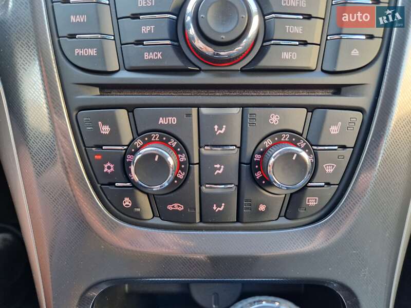 Універсал Opel Astra 2012 в Києві