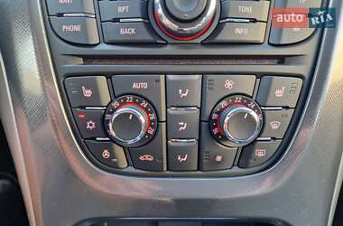 Универсал Opel Astra 2012 в 
